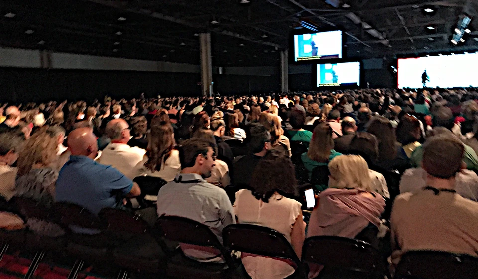large-audience-crowd-gathering-at-a-conference